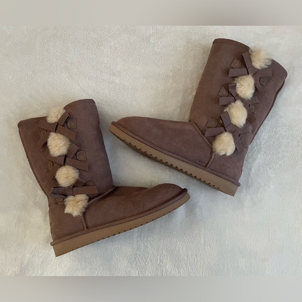 Koolaburra by UGG Women’s Purple Fur-Trimmed Bow Boots size 8 Great Condition!